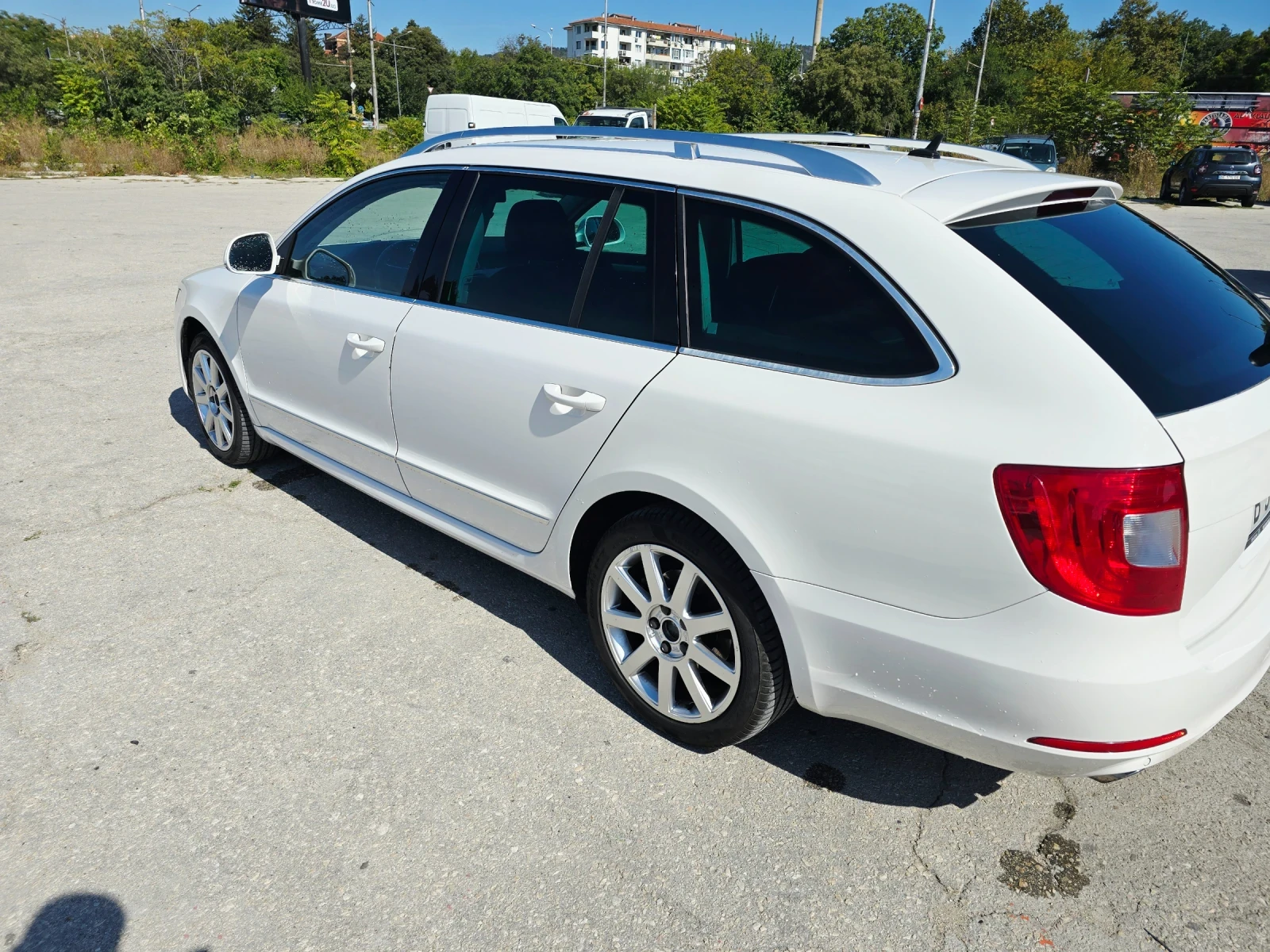 Skoda Superb 2.0TDI 170PS, снимка 4 - Автомобили и джипове - 56145067