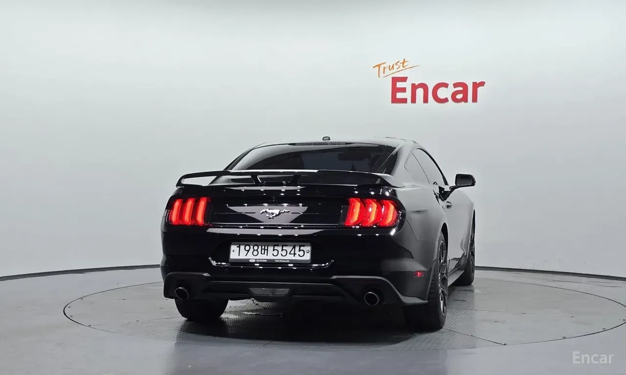 Ford Mustang 2.3* ECO* BOOST* ПОДГРЕВ* ОБДУХВАНЕ* КАМЕРА* КОЖА*, снимка 4 - Автомобили и джипове - 56184157