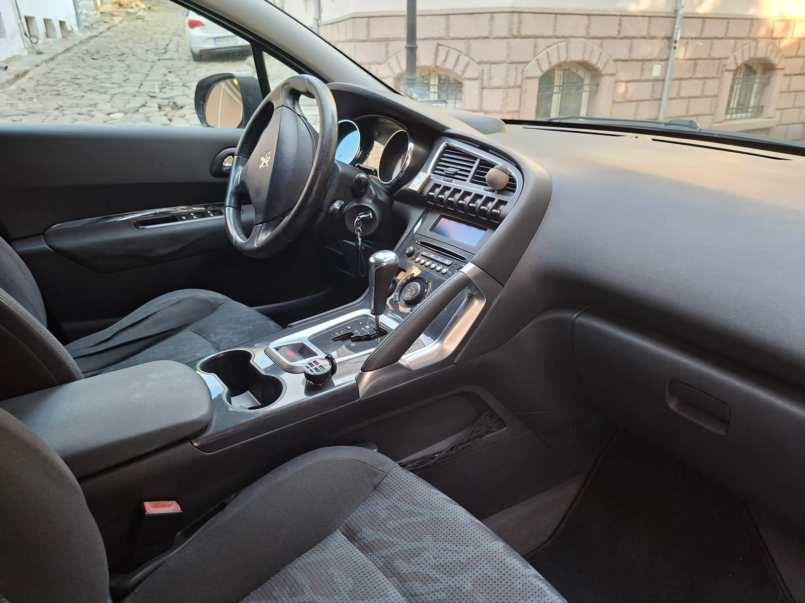 Peugeot 3008 2, 0 TDI, снимка 11 - Автомобили и джипове - 56415136