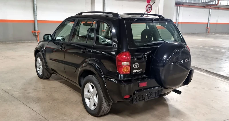 Toyota Rav4 2.0 D4D Отлична 4х4, снимка 3 - Автомобили и джипове - 48299535