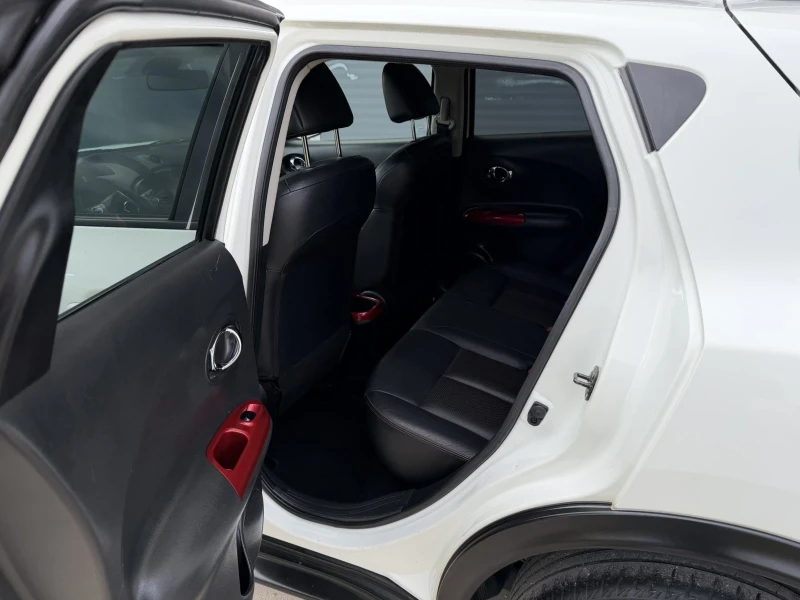 Nissan Juke 1.6i Swiss, снимка 15 - Автомобили и джипове - 52708162