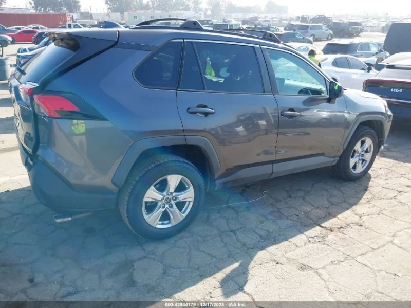 Toyota Rav4 HYBRID LE AWD, снимка 4 - Автомобили и джипове - 53364112