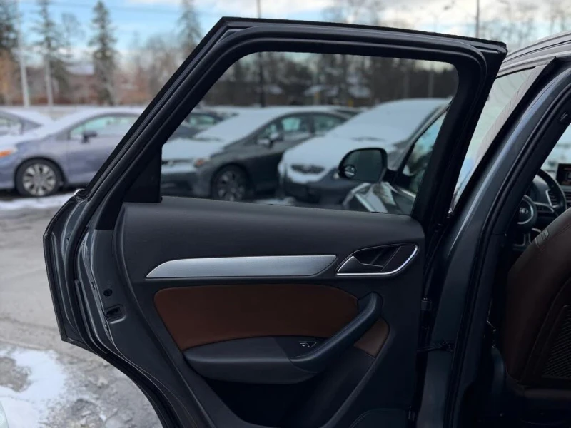 Audi Q3 * HeadUp* AвтоКредит* (ЦЕНА ДО БГ), снимка 14 - Автомобили и джипове - 53515163