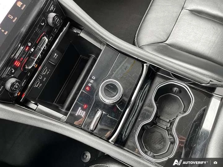 Jeep Grand cherokee Limited | Leather | Nav | Carplay | Safety Tech | , снимка 13 - Автомобили и джипове - 54080326