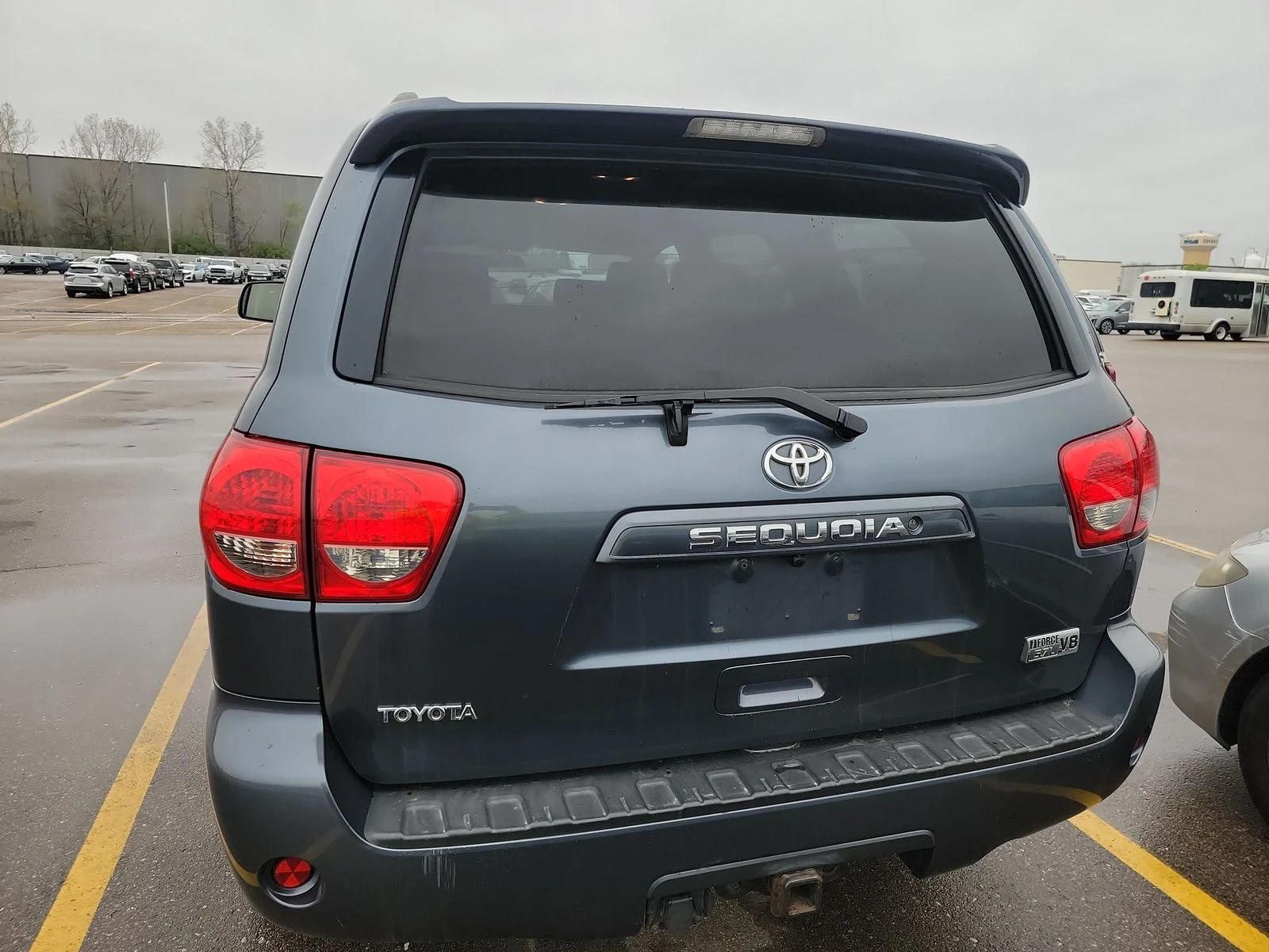 Toyota Sequoia  - изображение 6