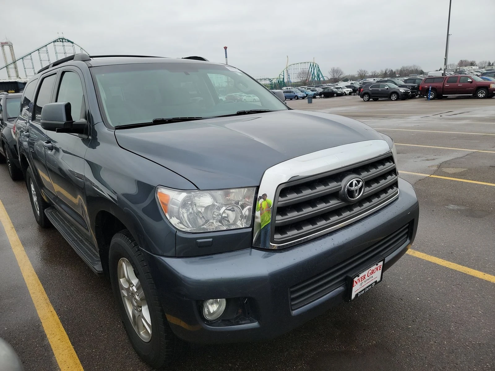 Toyota Sequoia  - изображение 3