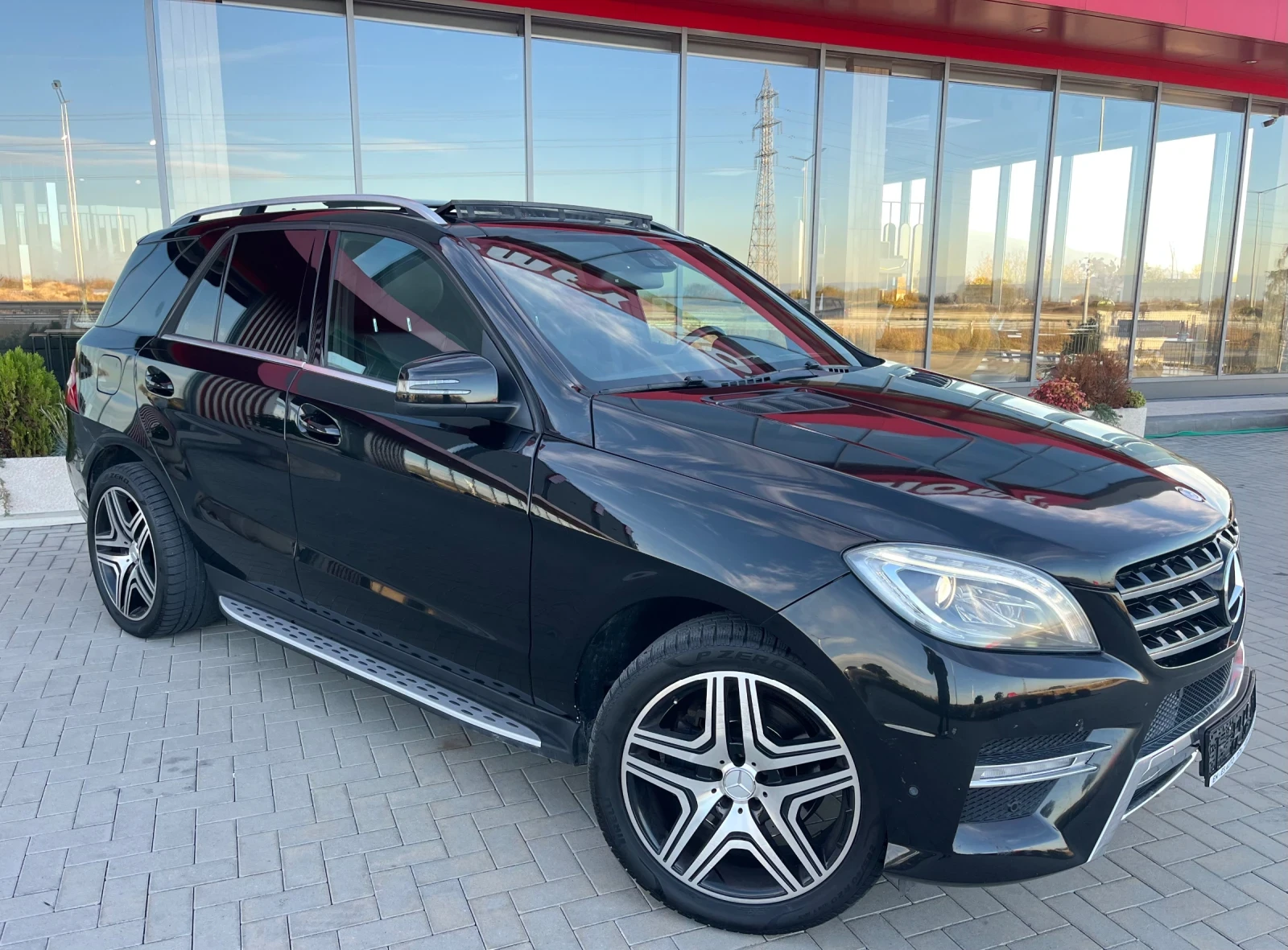 Mercedes-Benz ML 350 AMG/Панорама/регистриран, снимка 3 - Автомобили и джипове - 53716281