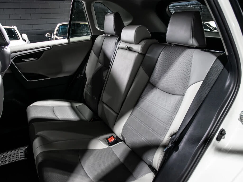 Toyota Rav4 * АвтоКредит * (ЦЕНА ДО БГ), снимка 17 - Автомобили и джипове - 54080034