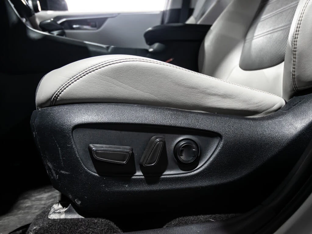 Toyota Rav4 * АвтоКредит * (ЦЕНА ДО БГ), снимка 7 - Автомобили и джипове - 54080034