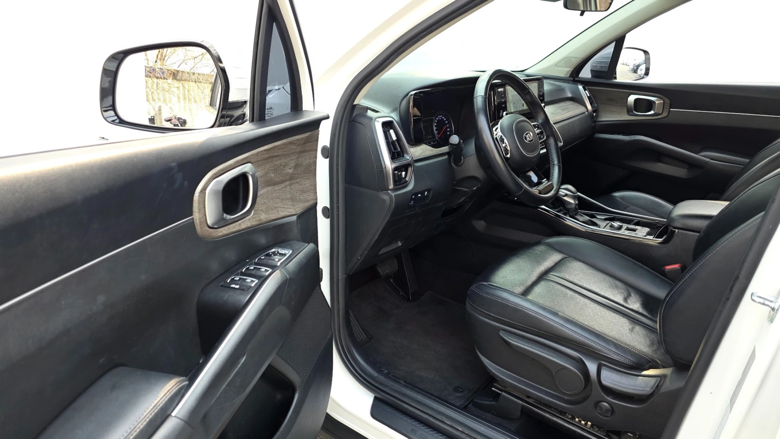 Kia Sorento 2.5T 2WD Trendy | Distronic | 7 Seats, снимка 11 - Автомобили и джипове - 54885278