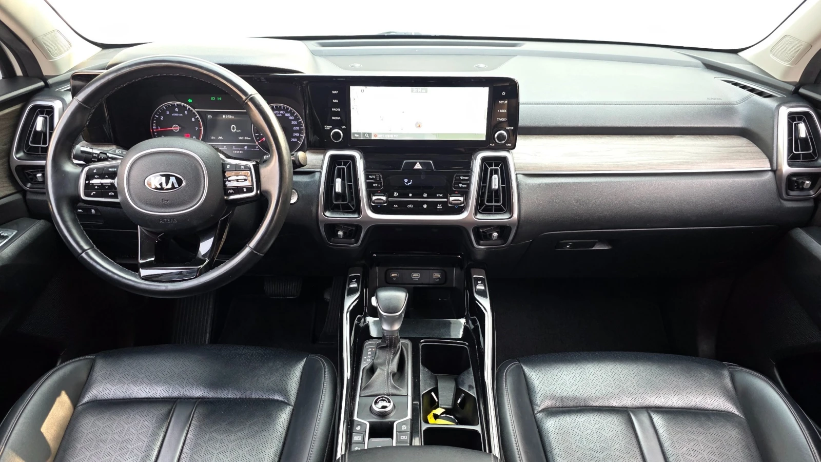 Kia Sorento 2.5T 2WD Trendy | Distronic | 7 Seats, снимка 7 - Автомобили и джипове - 54885278