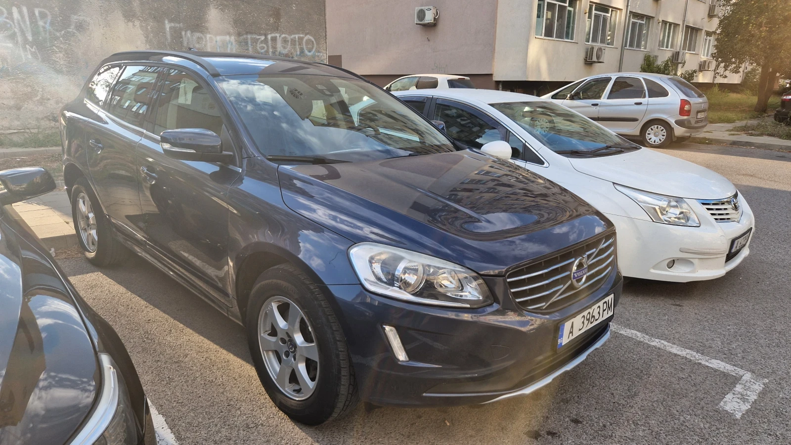 Volvo XC60 D4, снимка 3 - Автомобили и джипове - 56475530