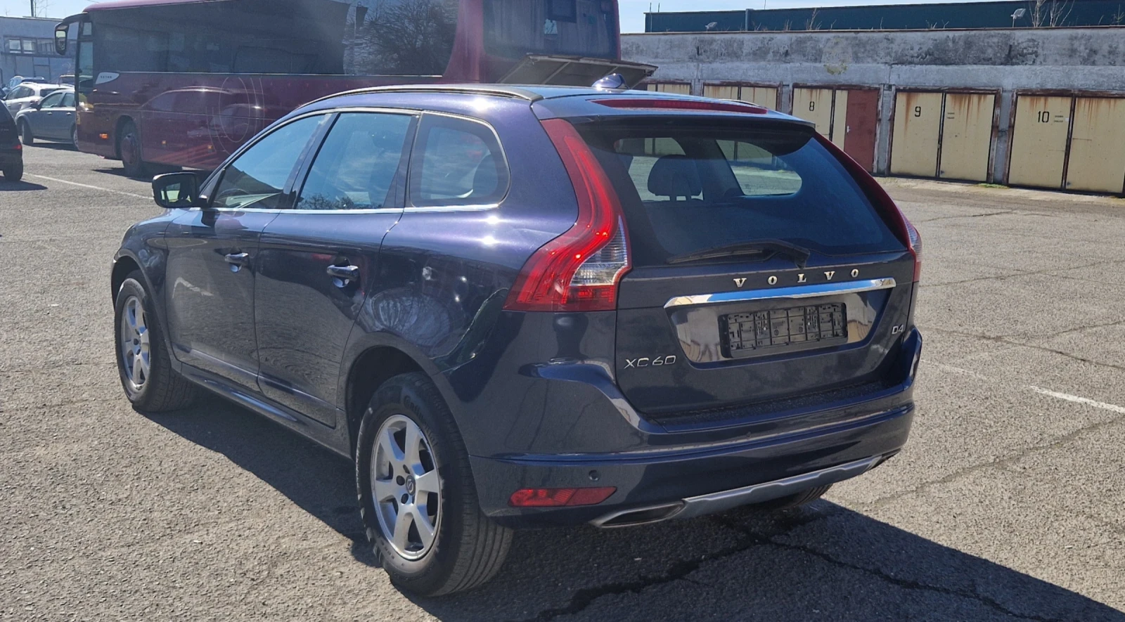 Volvo XC60 D4, снимка 4 - Автомобили и джипове - 56475530