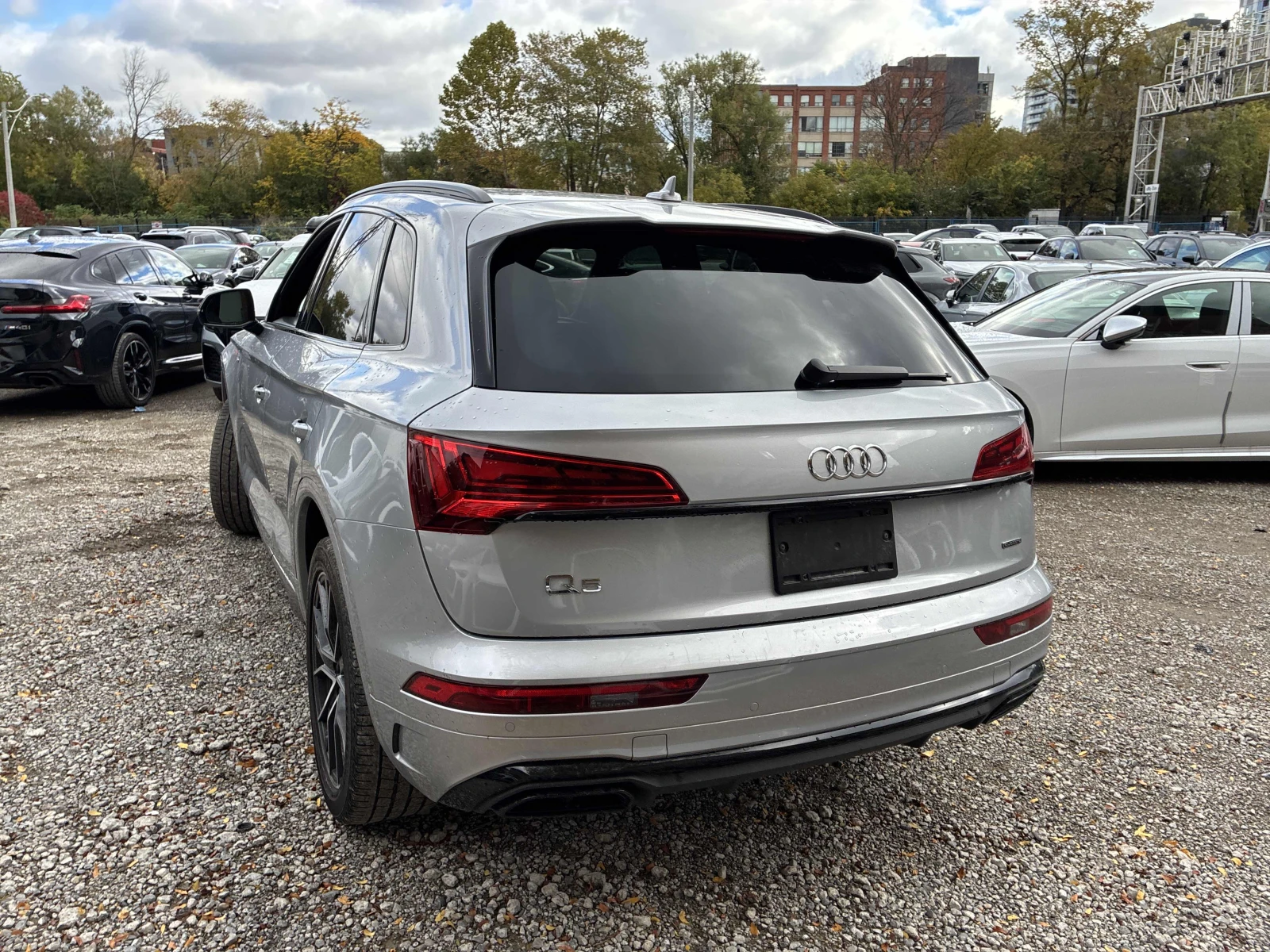 Audi Q5 Progressiv  Nardo Grey / Carfax / Лизинг, снимка 4 - Автомобили и джипове - 56520771
