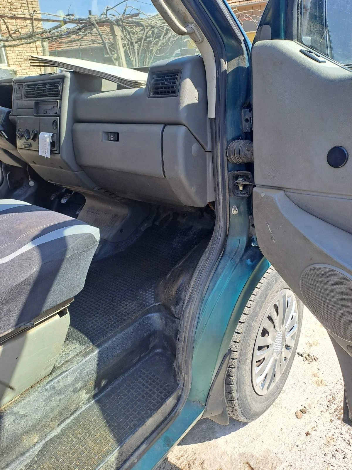 VW T4 2.5 TDI, снимка 8 - Бусове и автобуси - 54071014