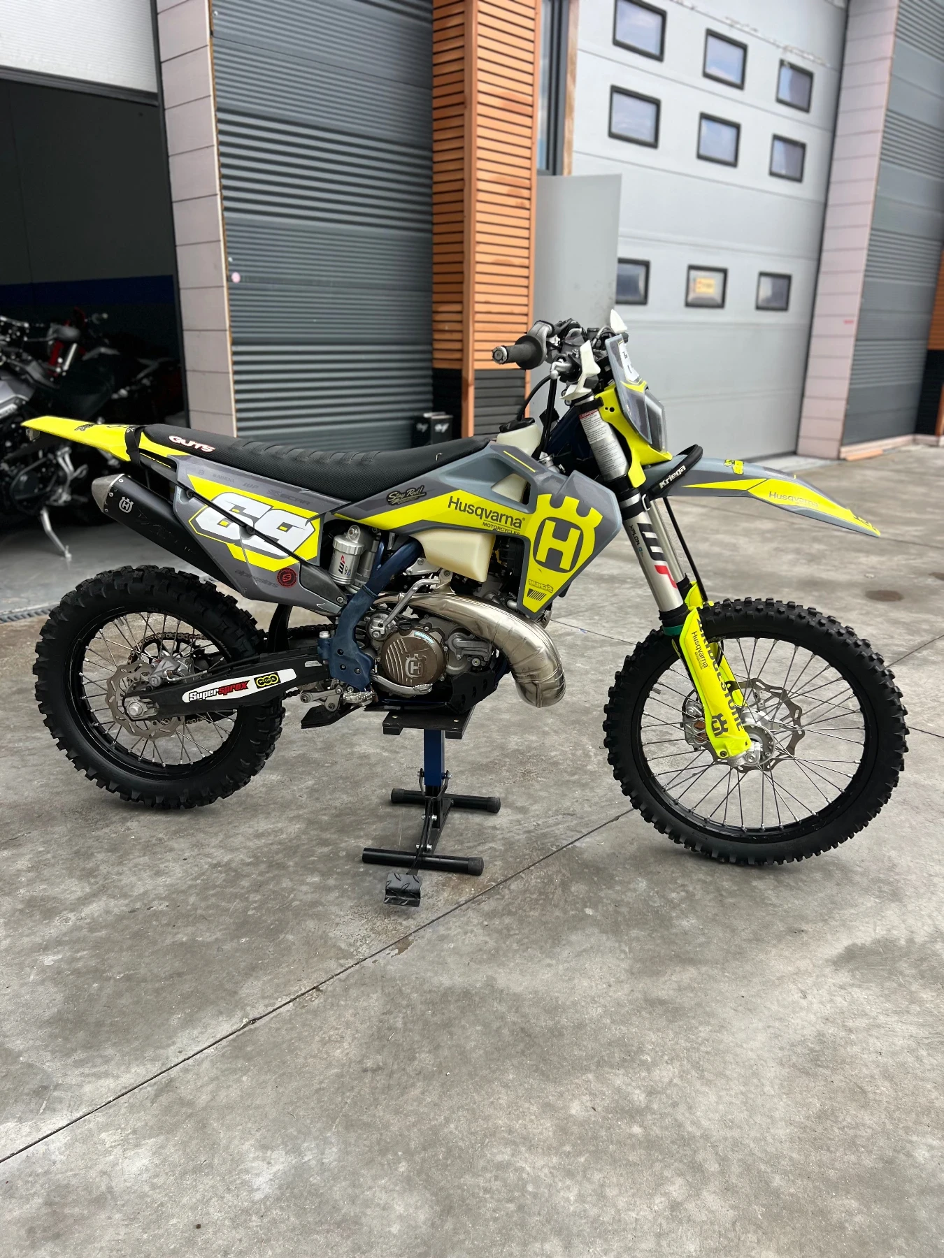 Husqvarna TE TE300 2023 , снимка 4 - Мотоциклети и мототехника - 54916455
