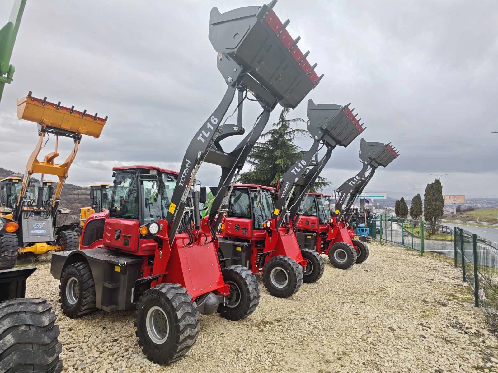 ����� ������� Komatsu TITAN 1600kg �������� | Mobile.bg � ����������� 2