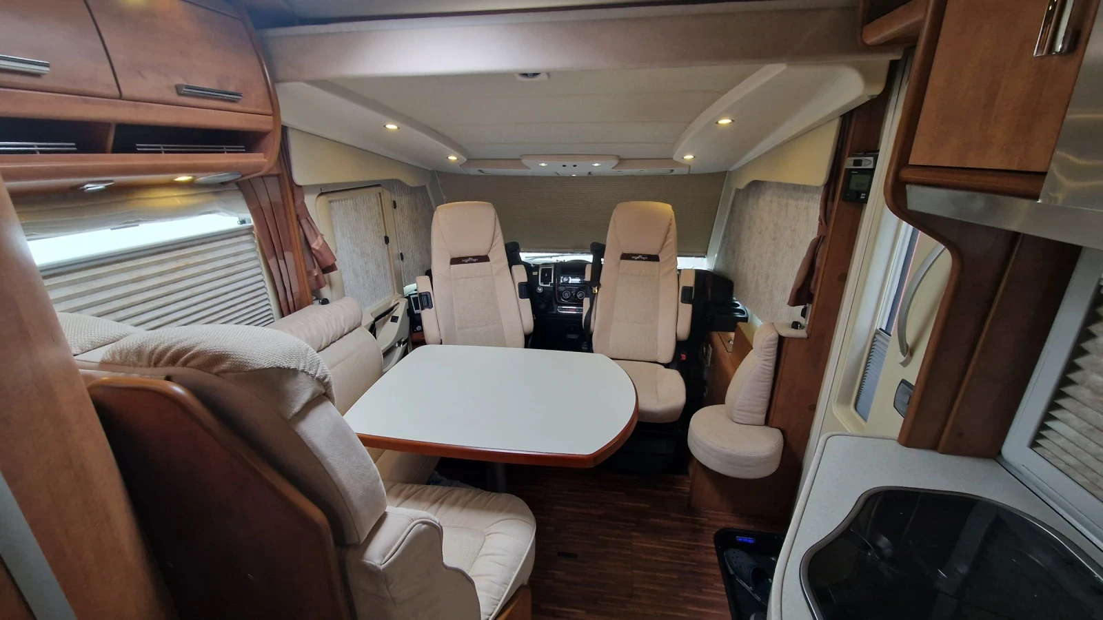 Кемпер Carthago Chic C line  I-43, снимка 6 - Каравани и кемпери - 56721888