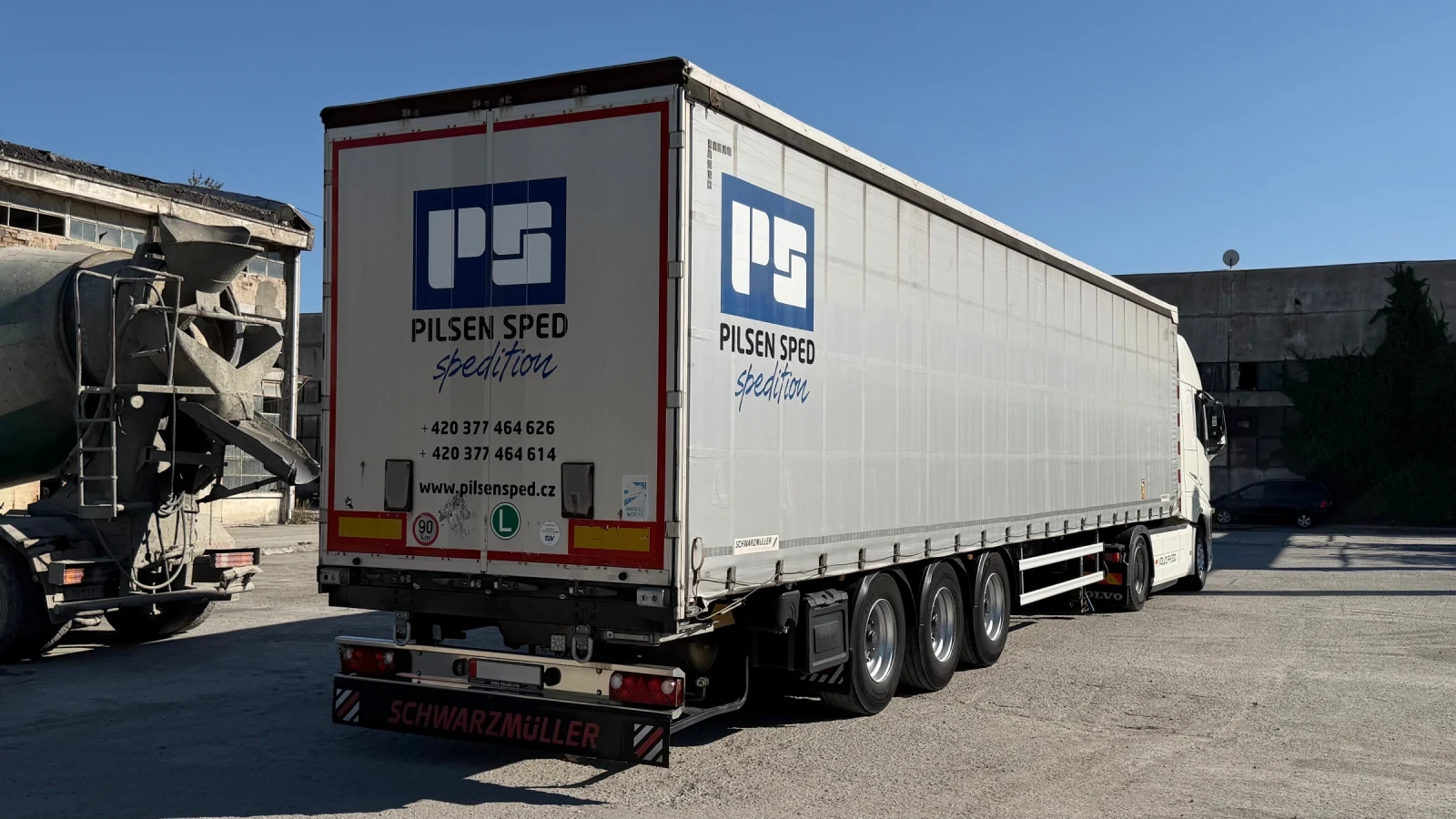 Полуремарке Schwarzmuller Дискови спирачки, Тунел за Рулони 8.5м Тара 6980кг