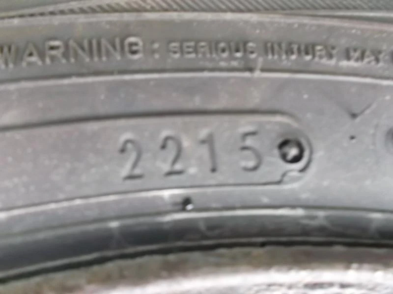 Гуми Зимни 195/65R15, снимка 6 - Гуми и джанти - 16385950