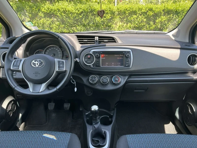 Toyota Yaris  1.0 i * Navi* Cam, снимка 16 - Автомобили и джипове - 42779085