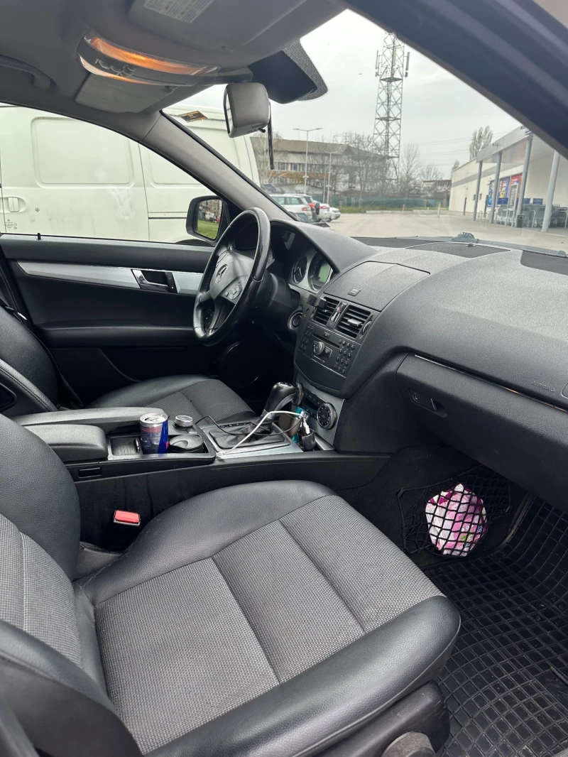 Mercedes-Benz C 320, снимка 10 - Автомобили и джипове - 51687239