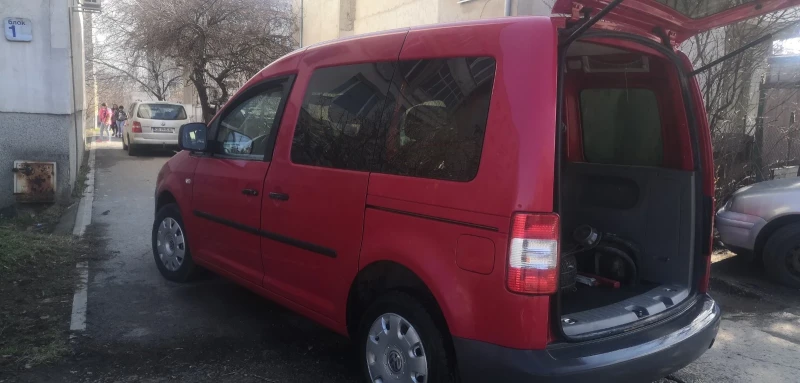 VW Caddy, снимка 9 - Автомобили и джипове - 49359563