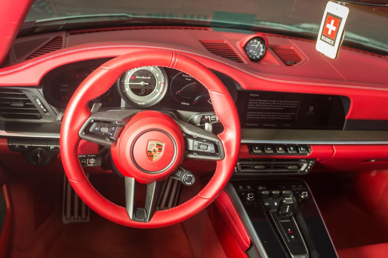 Porsche 911 992 TURBO S/AEROKIT/CER/ LIFT/BURMESTER, снимка 16 - Автомобили и джипове - 52268944