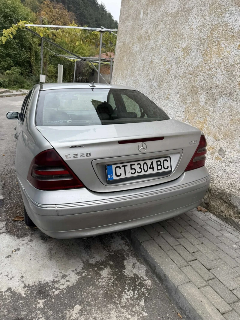 Mercedes-Benz C 220, снимка 2 - Автомобили и джипове - 52684720