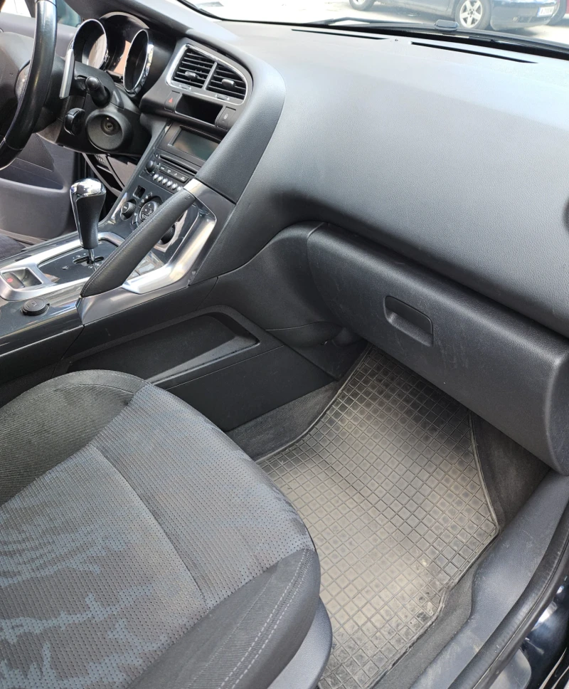 Peugeot 3008 1.6 Дизел, снимка 14 - Автомобили и джипове - 52369958