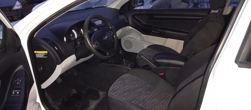 Kia Pro ceed 1.4i KLIMA  , снимка 8 - Автомобили и джипове - 52695577