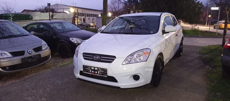 Kia Pro ceed 1.4i KLIMA  , снимка 2 - Автомобили и джипове - 52695577