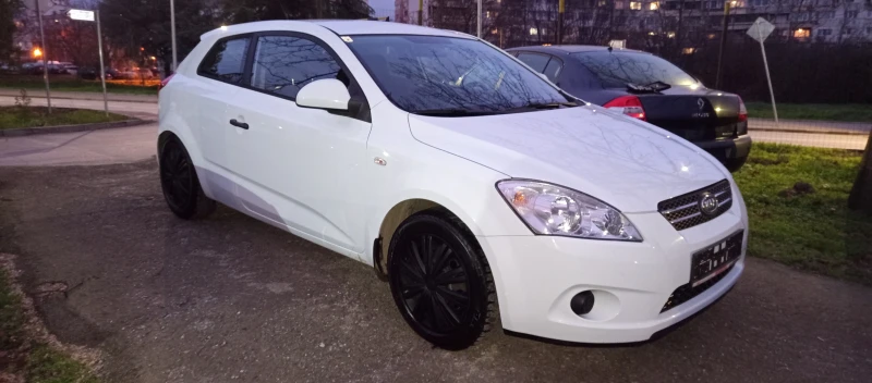 Kia Pro ceed 1.4i KLIMA  , снимка 4 - Автомобили и джипове - 52695577