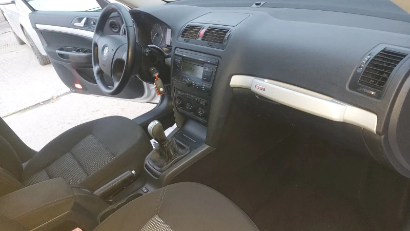 Skoda Octavia 2.0TDI SKAUT, снимка 10 - Автомобили и джипове - 52727153