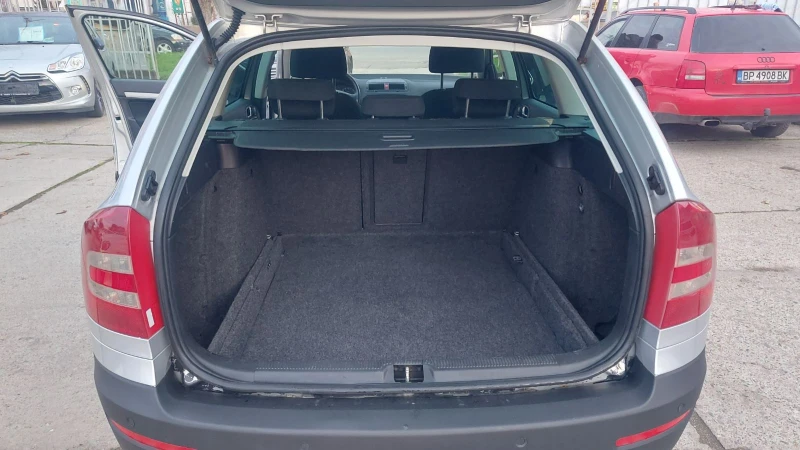 Skoda Octavia 2.0TDI SKAUT, снимка 8 - Автомобили и джипове - 52727153