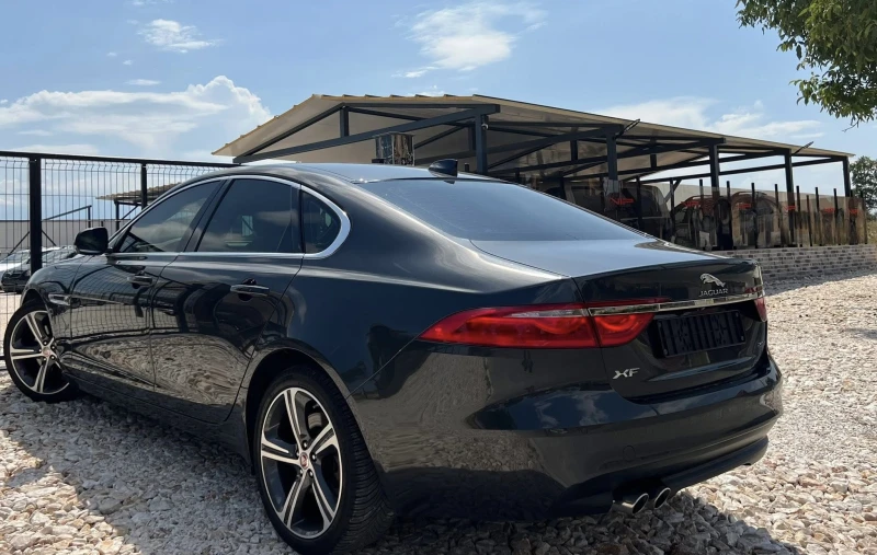 Jaguar Xf 2.0d DIGITAL/LED/XENON/KAMERA/NAVI/PODREV/KOJA/TOP, снимка 4 - Автомобили и джипове - 52811587