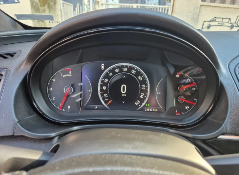Opel Insignia, снимка 11 - Автомобили и джипове - 53037219