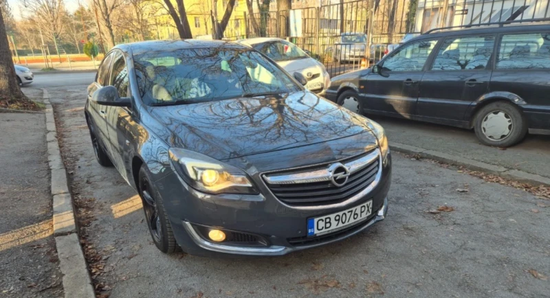 Opel Insignia, снимка 2 - Автомобили и джипове - 53037219