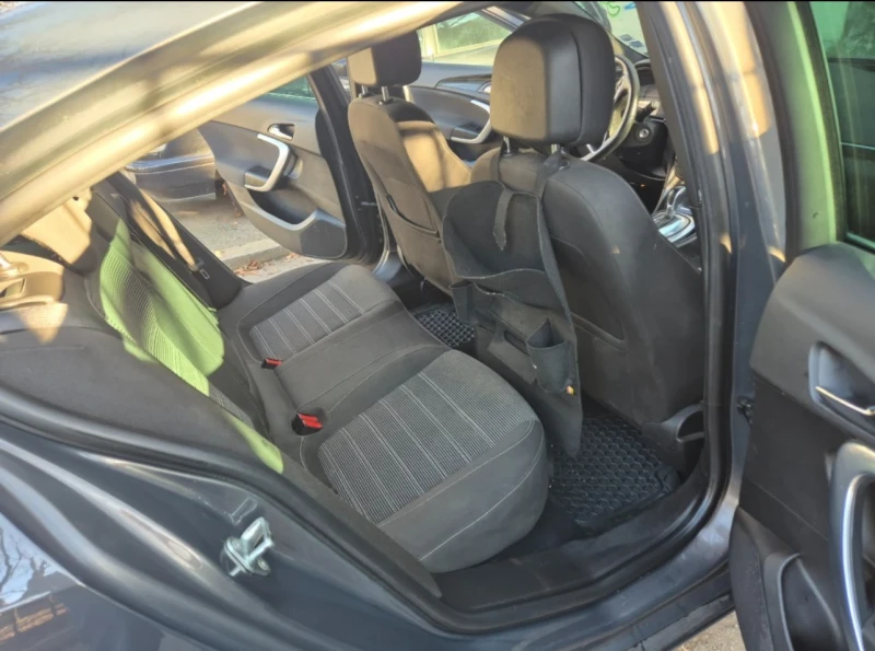 Opel Insignia, снимка 7 - Автомобили и джипове - 53037219