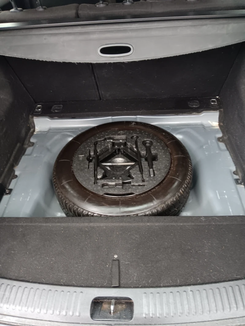 Kia Ceed 1.4-БЕНЗИН-100к.с.-НОВ ВНОС-С РЕГИСТРАЦИЯ-ОТЛИЧНА!, снимка 13 - Автомобили и джипове - 53125390