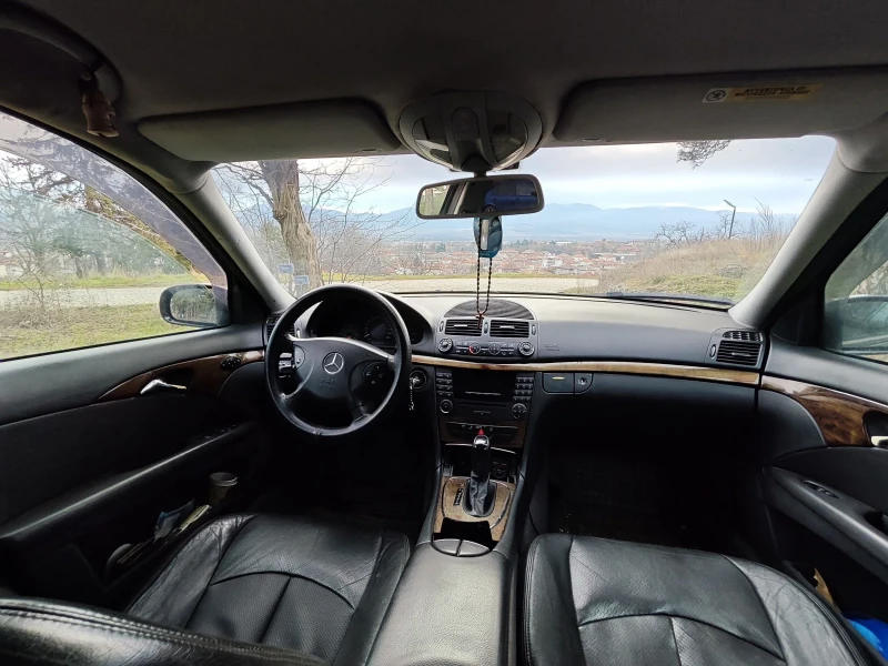 Mercedes-Benz E 270, снимка 6 - Автомобили и джипове - 53263610