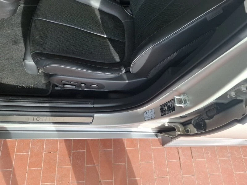 Hyundai Ioniq 5 72.6KWh/UNIQ/ГАРАНЦИЯ/SOH100%/360/HEADUP/22г, снимка 7 - Автомобили и джипове - 53012007