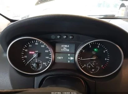 Mercedes-Benz ML 550 RUN & DRIVE * НА ПРУЖИНИ * ЧЕРЕН САЛОН * CARFAX, снимка 11 - Автомобили и джипове - 53504812