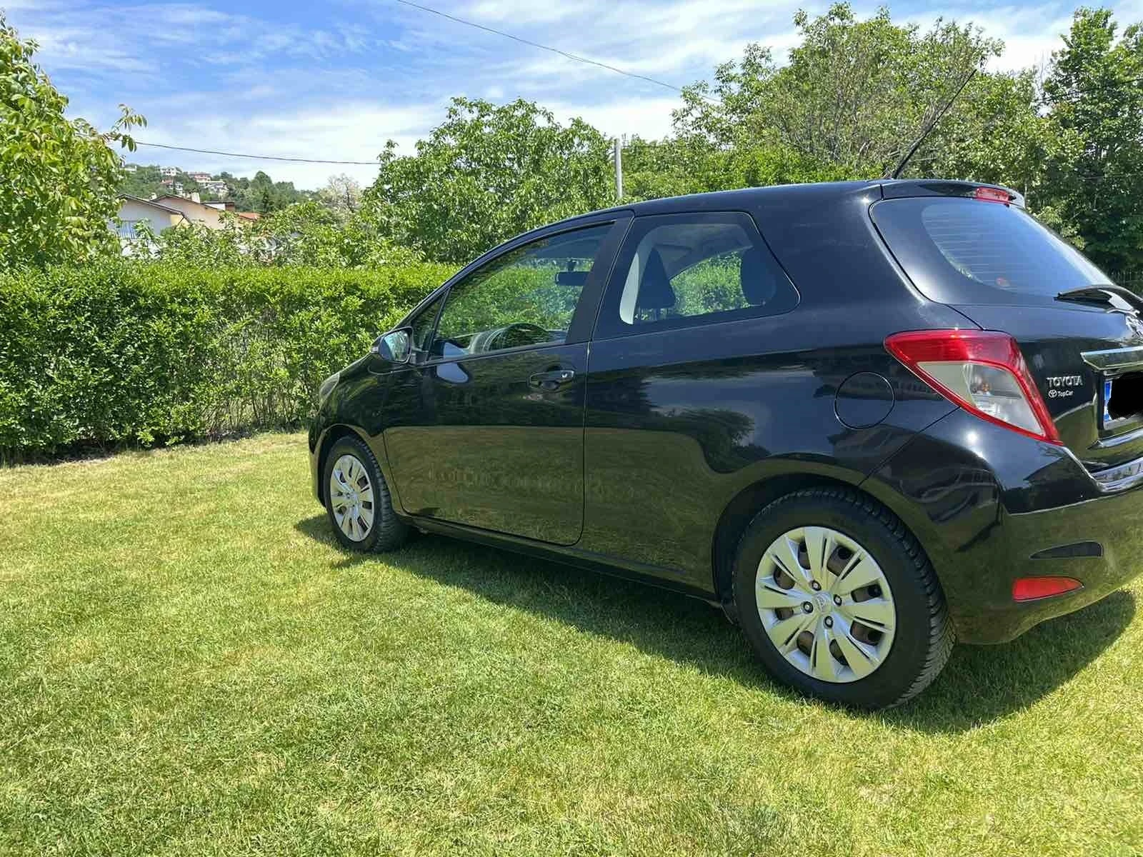 Toyota Yaris  1.0 i * Navi* Cam - изображение 2