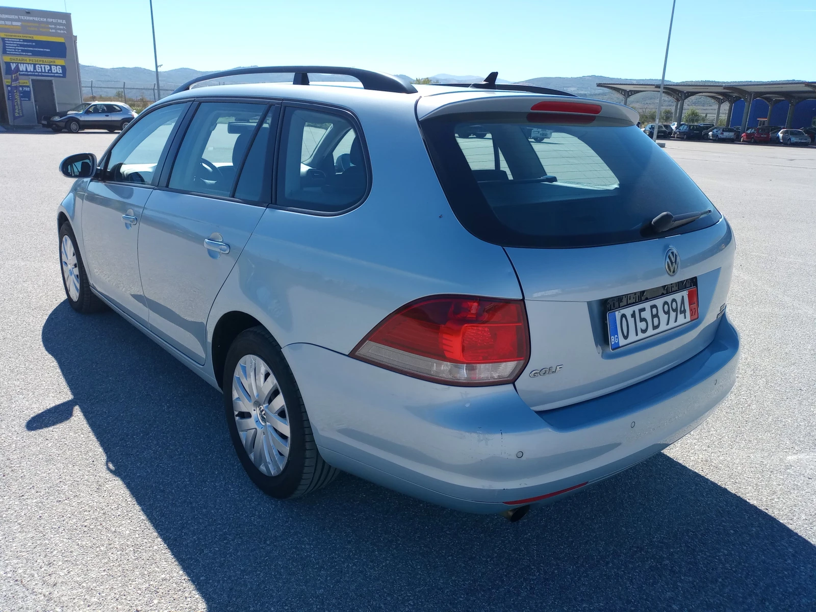 VW Golf 1.6 TDI АВТОМАТИК NAVI - изображение 2