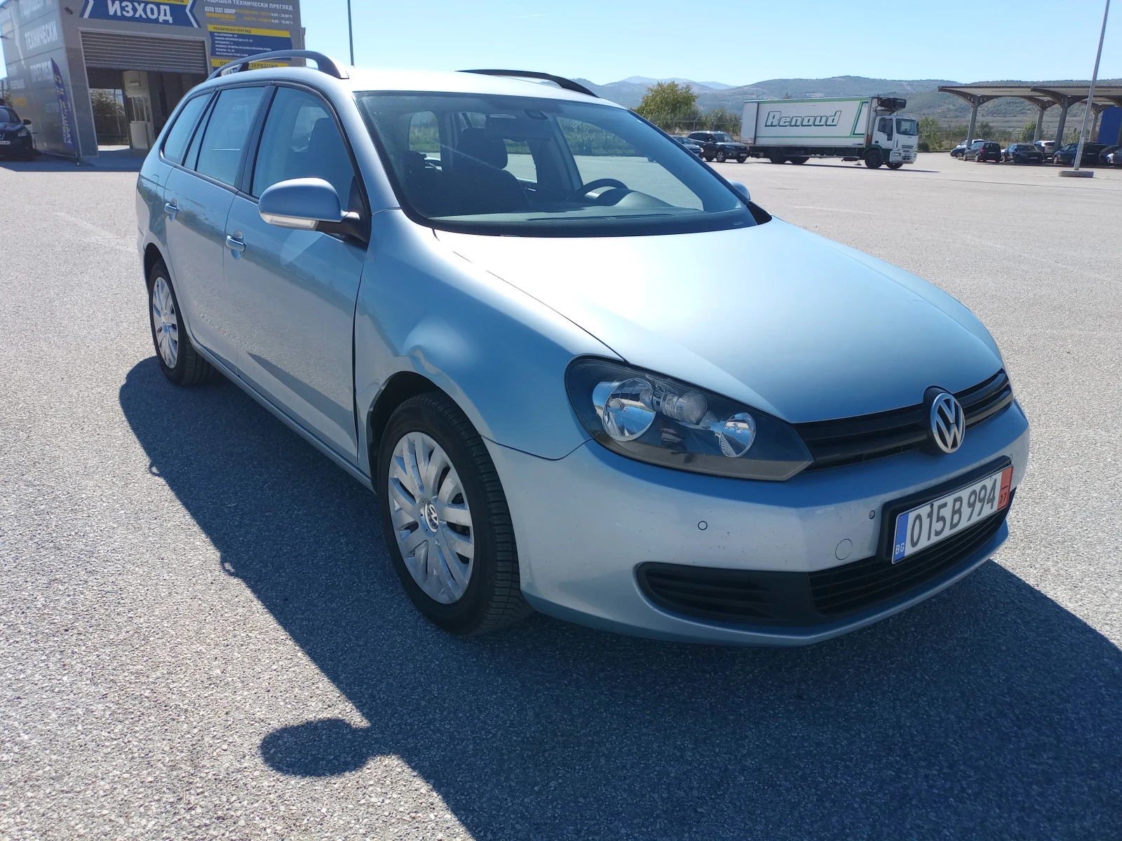 VW Golf 1.6 TDI АВТОМАТИК NAVI - изображение 4