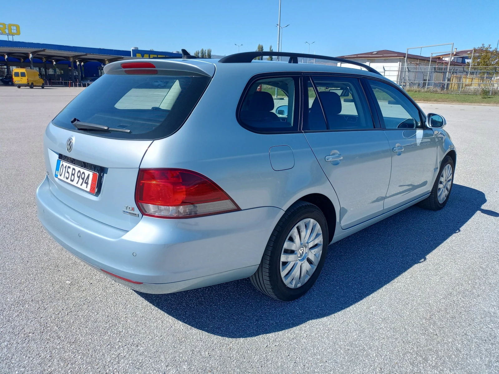 VW Golf 1.6 TDI АВТОМАТИК NAVI - изображение 3