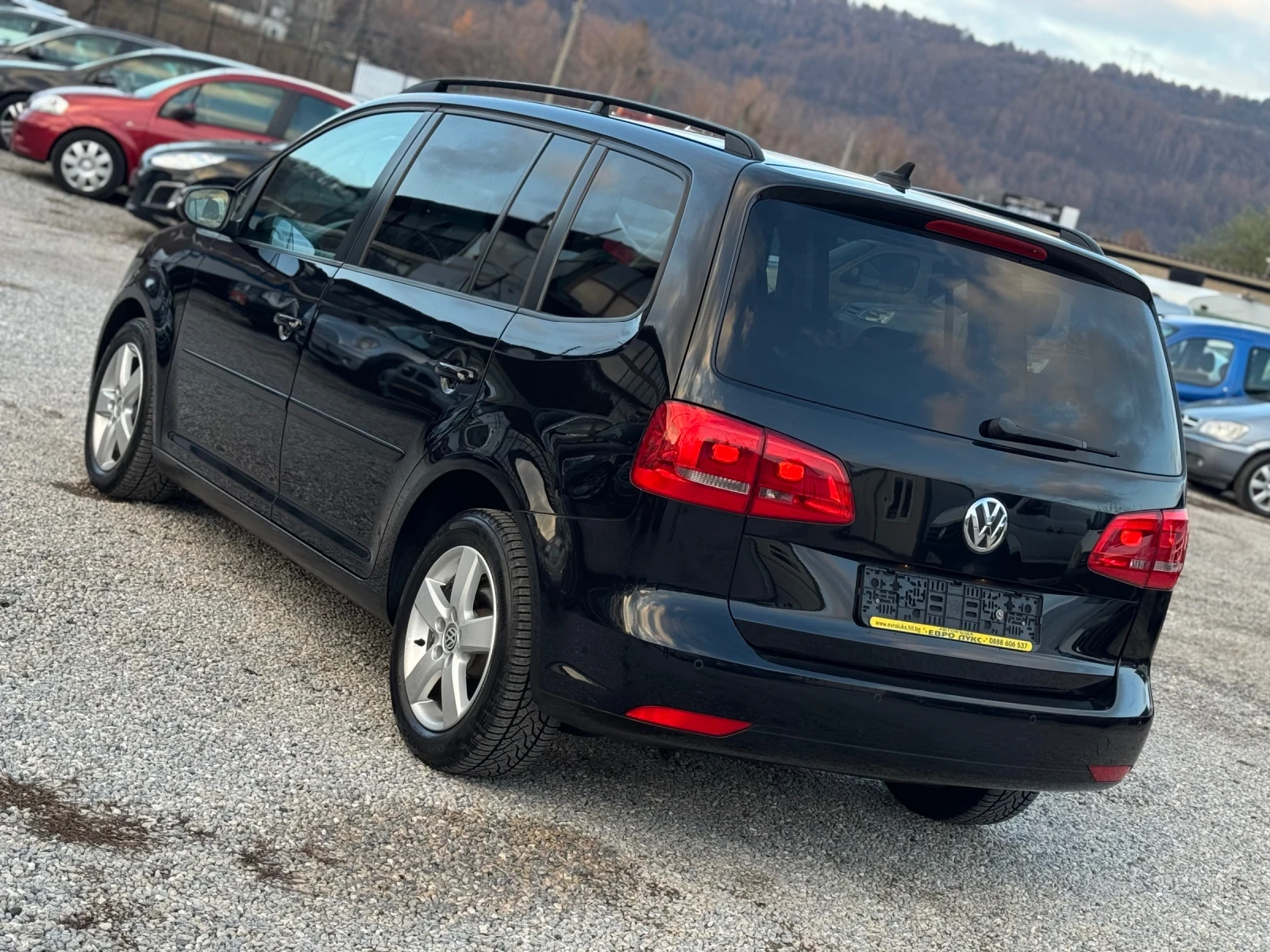 VW Touran 2.0TDI 140кс DSG АВТОМАТИК НАВИ ПОДГРЕВ  - изображение 4