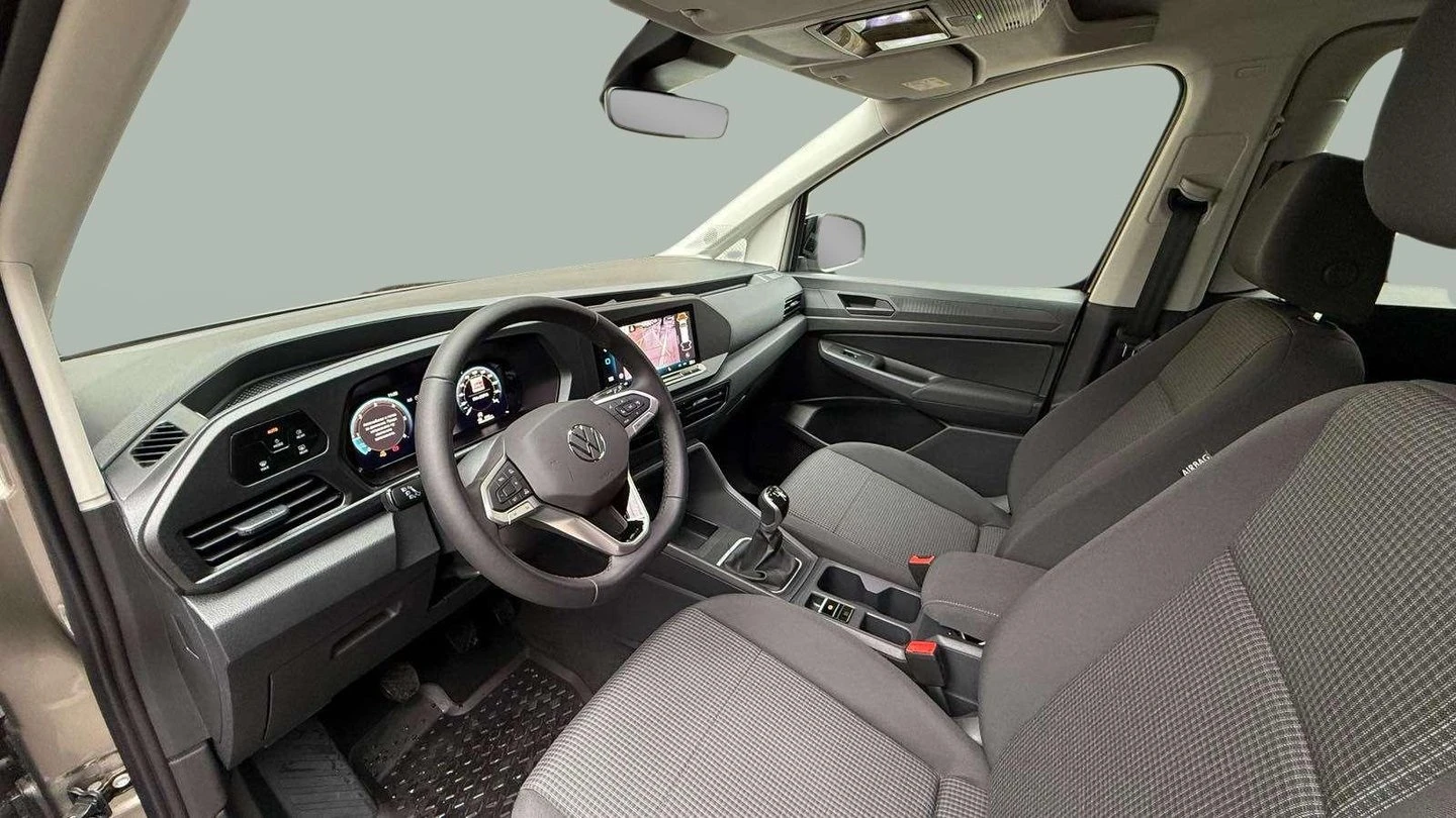 VW Caddy Maxi TDI 7 места - изображение 6