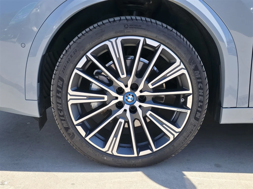 BMW iX2 xDrive30 - изображение 5
